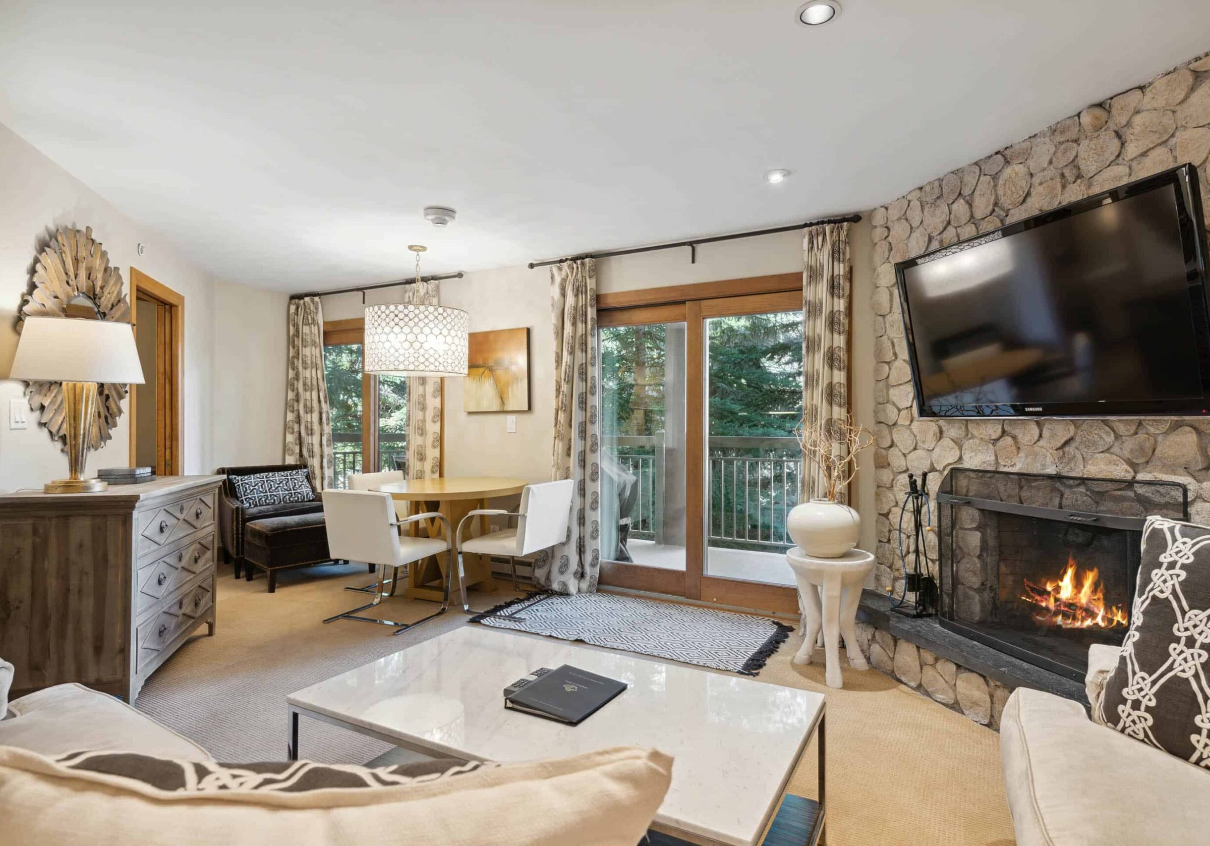 lodgeatlionshead-210-5456_53132325847_o lodgeatlionshead-210-5456_53132325847_o